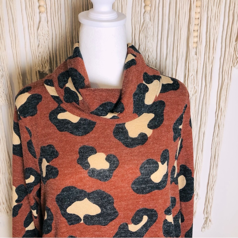 NWT Leopard Print Cowl Neck Top Ruffle Hem - Picture 7 of 10